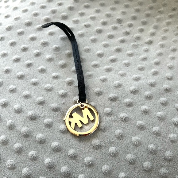 Michael Kors MK Purse Bag Tag Charm gold with leather strap - Picture 2 of 3